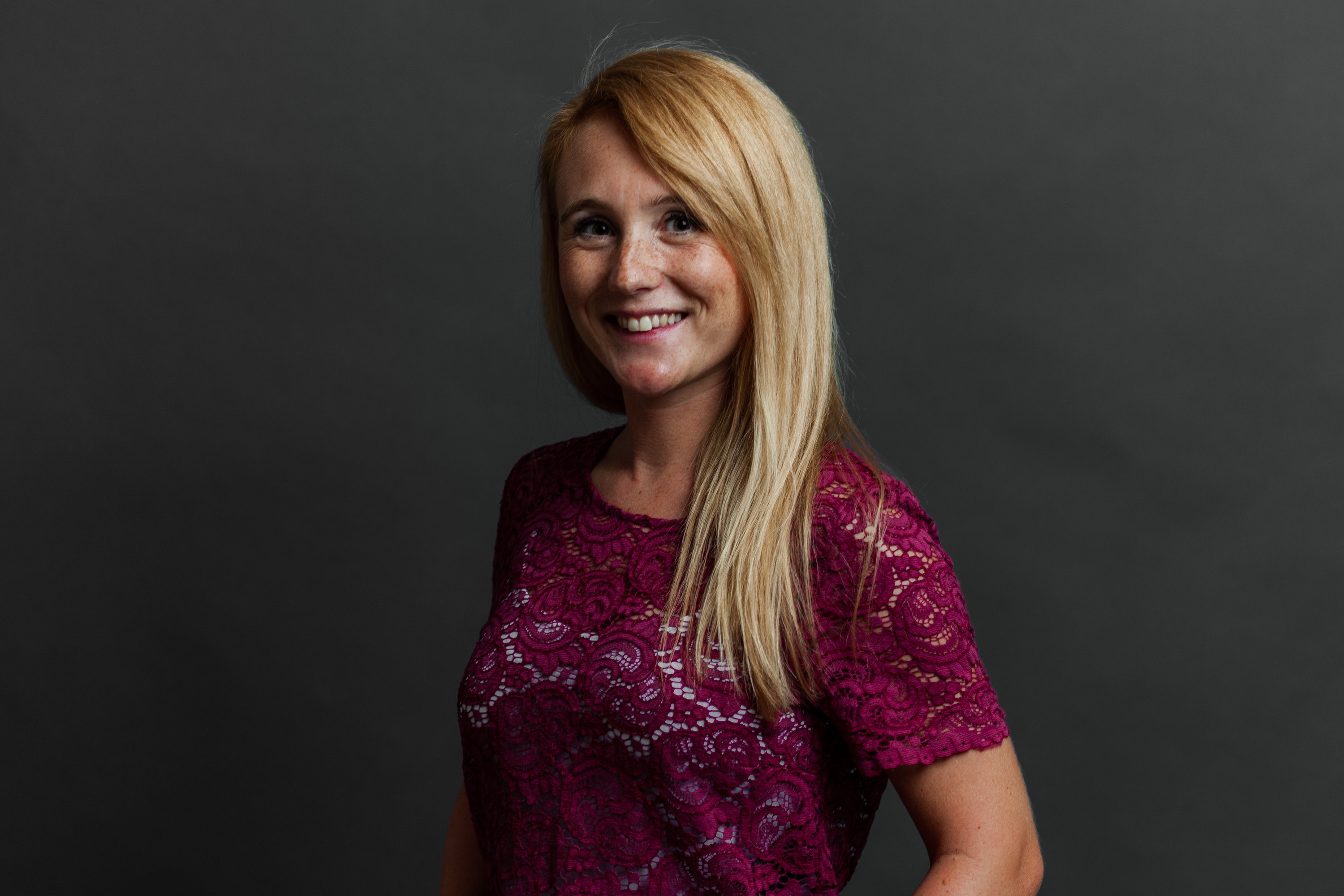 Bewerbungsfoto von Christina im Fotostudio Duisburg